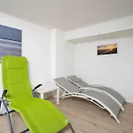 Solaris 6 Mit Balkon, Gemeinschaftssauna Und Grillplatz * Grömitz