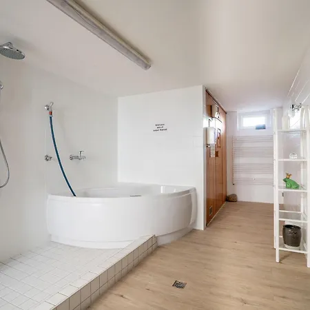 Solaris 6 Mit Balkon, Gemeinschaftssauna Und Grillplatz Grömitz